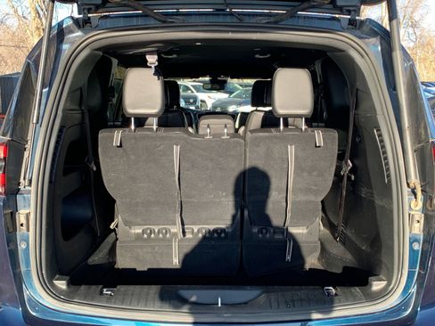 Used 2025 Chrysler Pacifica Select image 34