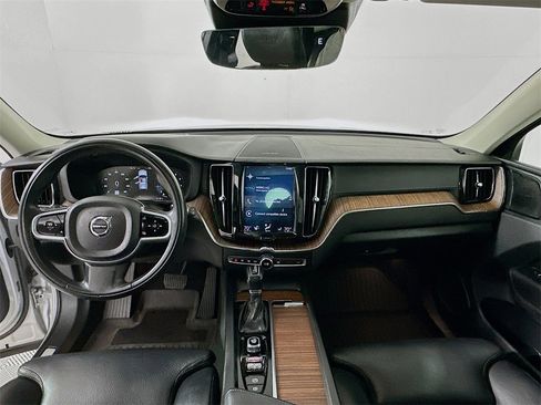 Used 2020 Volvo XC60 T5 Inscription w/ Protection Package Premier image 3