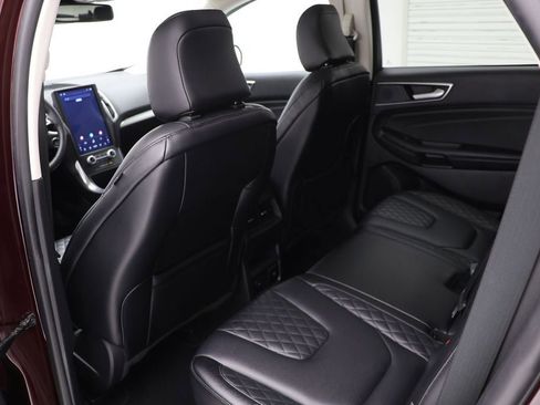 Used 2024 Ford Edge Titanium image 11