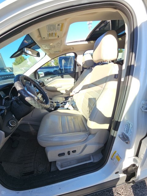 Used 2016 Ford Escape Titanium w/ Equipment Group 301A AWD/4WD image 3