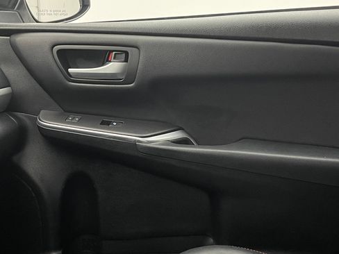 Used 2016 Toyota Camry SE FWD image 36
