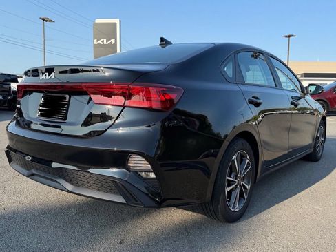 Certified 2023 Kia Forte LXS w/ LXS Technology Package FWD image 7