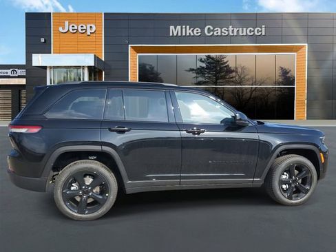 New 2025 Jeep Grand Cherokee Limited image 3