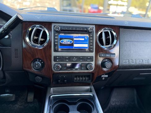 Used 2011 Ford F250 Lariat w/ Lariat Ultimate Pkg image 18