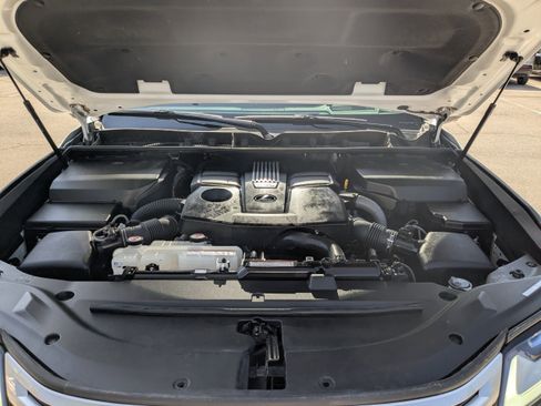 Used 2023 Lexus LX 600 4WD w/ Interior Upgrade Package image 22