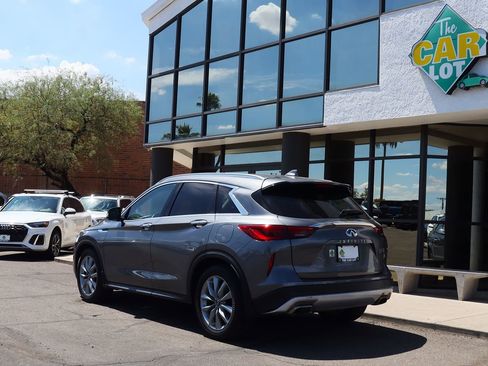 Used 2021 INFINITI QX50 Luxe image 9