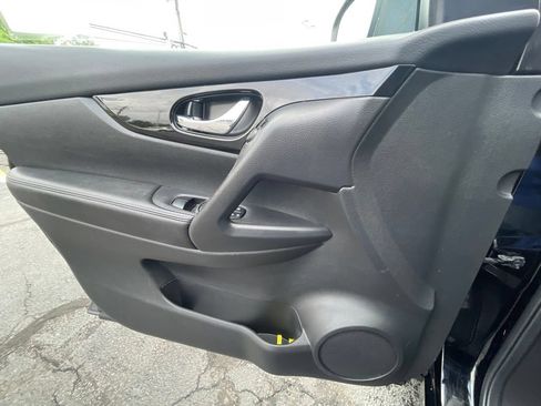 Used 2019 Nissan Rogue Sport SV AWD/4WD image 9