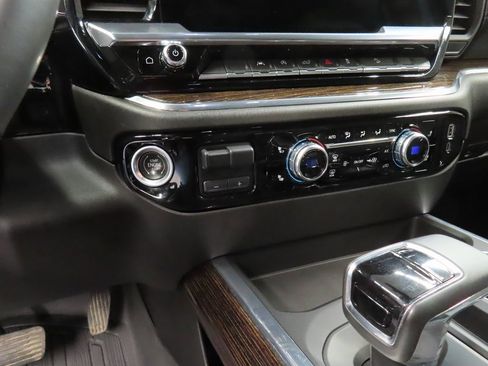 Used 2023 GMC Sierra 1500 Elevation image 52