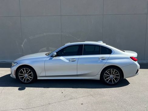 Used 2019 BMW 330i Sedan RWD image 4
