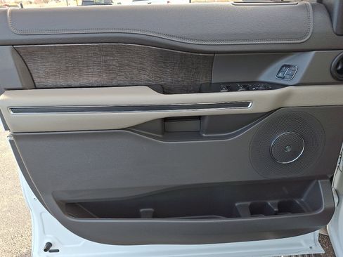 Used 2021 Ford Expedition Max Limited image 14