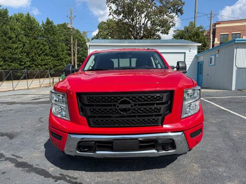 Used 2021 Nissan Titan SV w/ SV Convenience Package image 3
