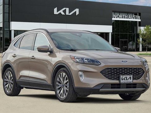 Used 2020 Ford Escape Titanium image 8