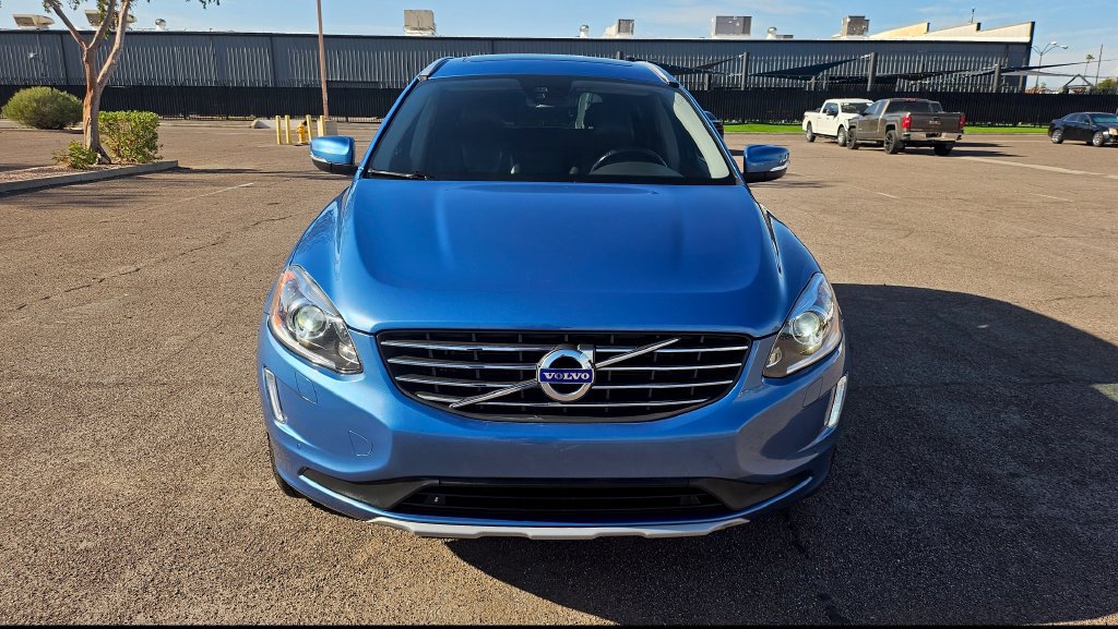 Used 2017 Volvo XC60 T6 Inscription w/ Climate Package AWD/4WD image 3