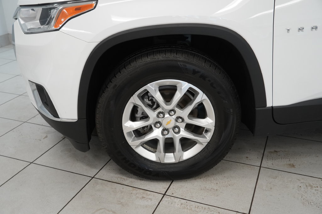 Used 2020 Chevrolet Traverse LT AWD/4WD image 16