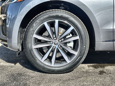 Used 2025 Jaguar F-PACE R-Dynamic S image 10