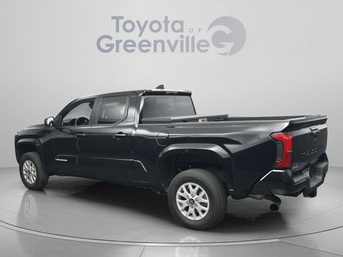 Certified 2024 Toyota Tacoma SR5 AWD/4WD image 8