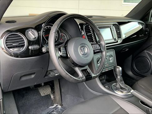 Used 2018 Volkswagen Beetle 2.0T S w/ Style & Comfort Package For S image 16