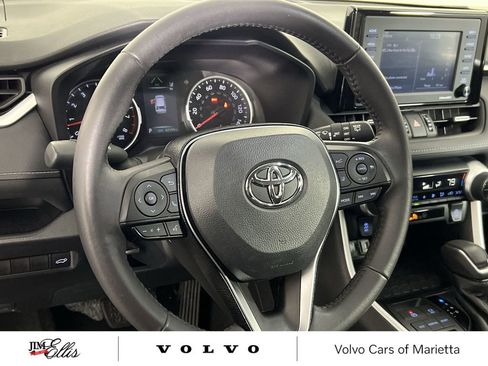 Used 2021 Toyota RAV4 XLE Premium image 12