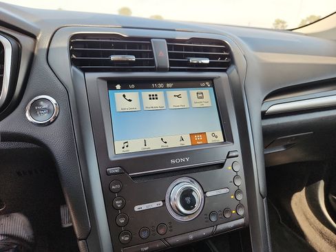 Used 2019 Ford Fusion Titanium FWD image 19