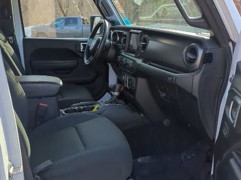 Used 2023 Jeep Gladiator Willys image 15