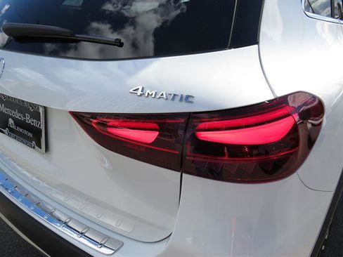 Used 2025 Mercedes-Benz GLA 250 4MATIC image 14