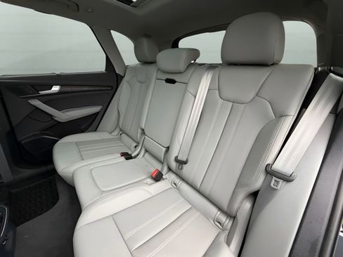 Used 2018 Audi Q5 Prestige w/ Prestige Package image 15