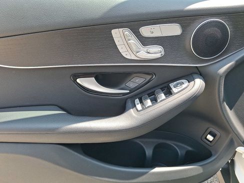 Used 2022 Mercedes-Benz GLC 300 4MATIC image 9