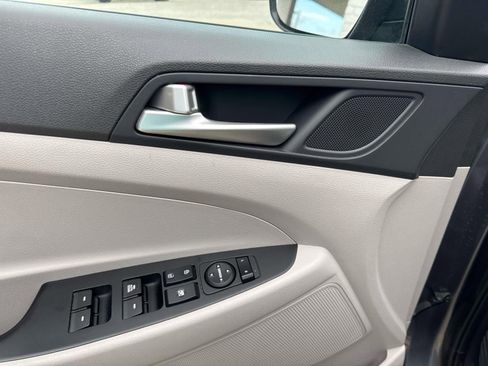 Used 2021 Hyundai Tucson SE image 19