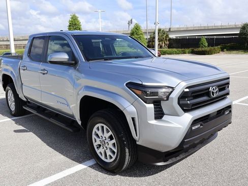 Certified 2025 Toyota Tacoma SR5 image 6