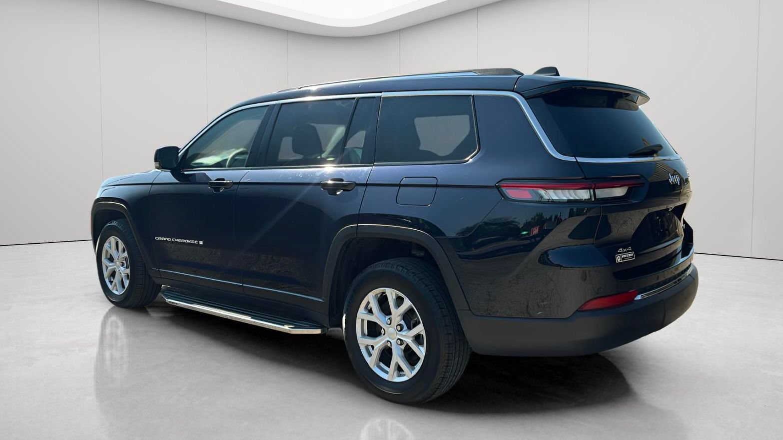 Used 2023 Jeep Grand Cherokee L Limited w/ Luxury Tech Group II AWD/4WD image 8