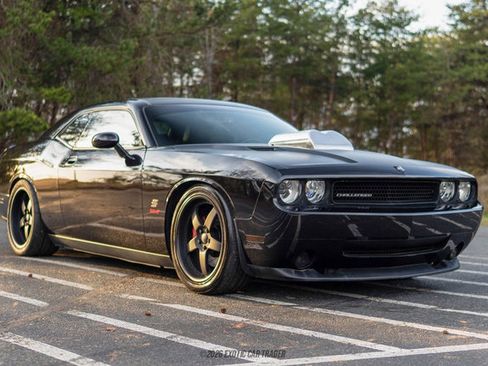 Used 2009 Dodge Challenger SRT8 w/ SRT Option Group II image 12