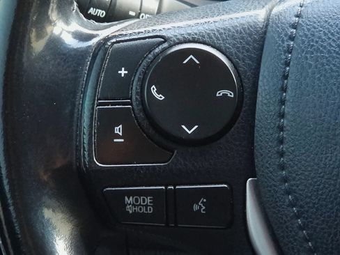 Used 2018 Toyota RAV4 XLE w/ All Weather Liner Package FWD image 22