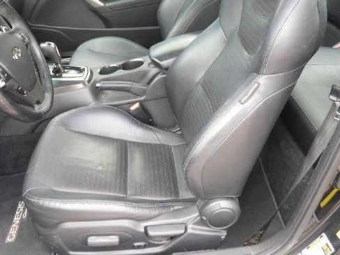 Used 2016 Hyundai Genesis Coupe 3.8 image 14