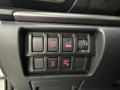 Used 2023 Subaru Forester Premium AWD/4WD image 32