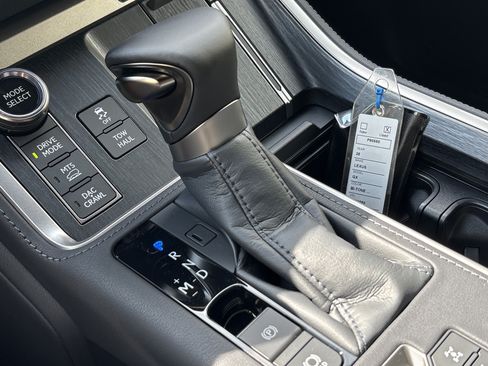 Certified 2026 Lexus GX 550 AWD/4WD image 26