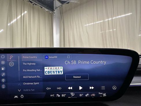 Certified 2025 Buick Enclave Sport Touring image 37