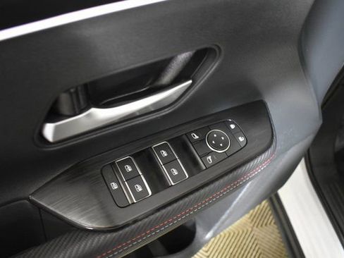 Certified 2025 Nissan Kicks SR image 8