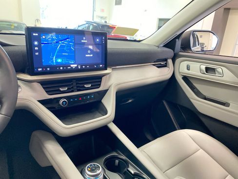 New 2026 Ford Explorer Active w/ Active Comfort Package AWD/4WD image 15