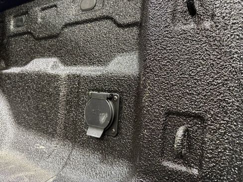 Used 2025 GMC Canyon AT4 AWD/4WD image 6