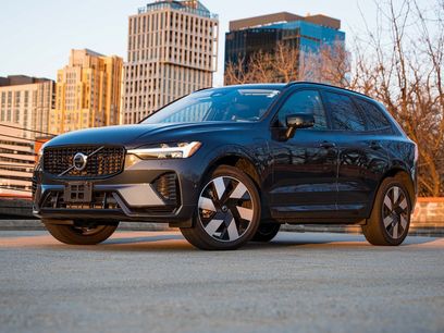 Certified 2025 Volvo XC60 T8 Plus w/ Protection Package Premier