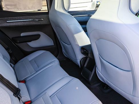 New 2026 Volvo EX30 Ultra w/ Climate Package image 18