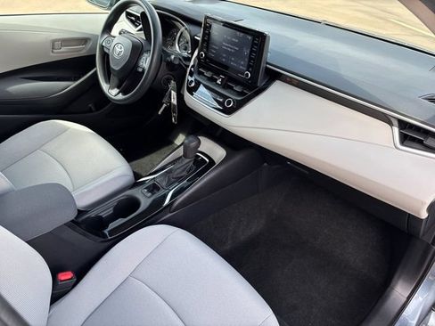 Used 2022 Toyota Corolla LE FWD image 15