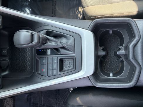 Certified 2022 Toyota RAV4 LE AWD/4WD image 23