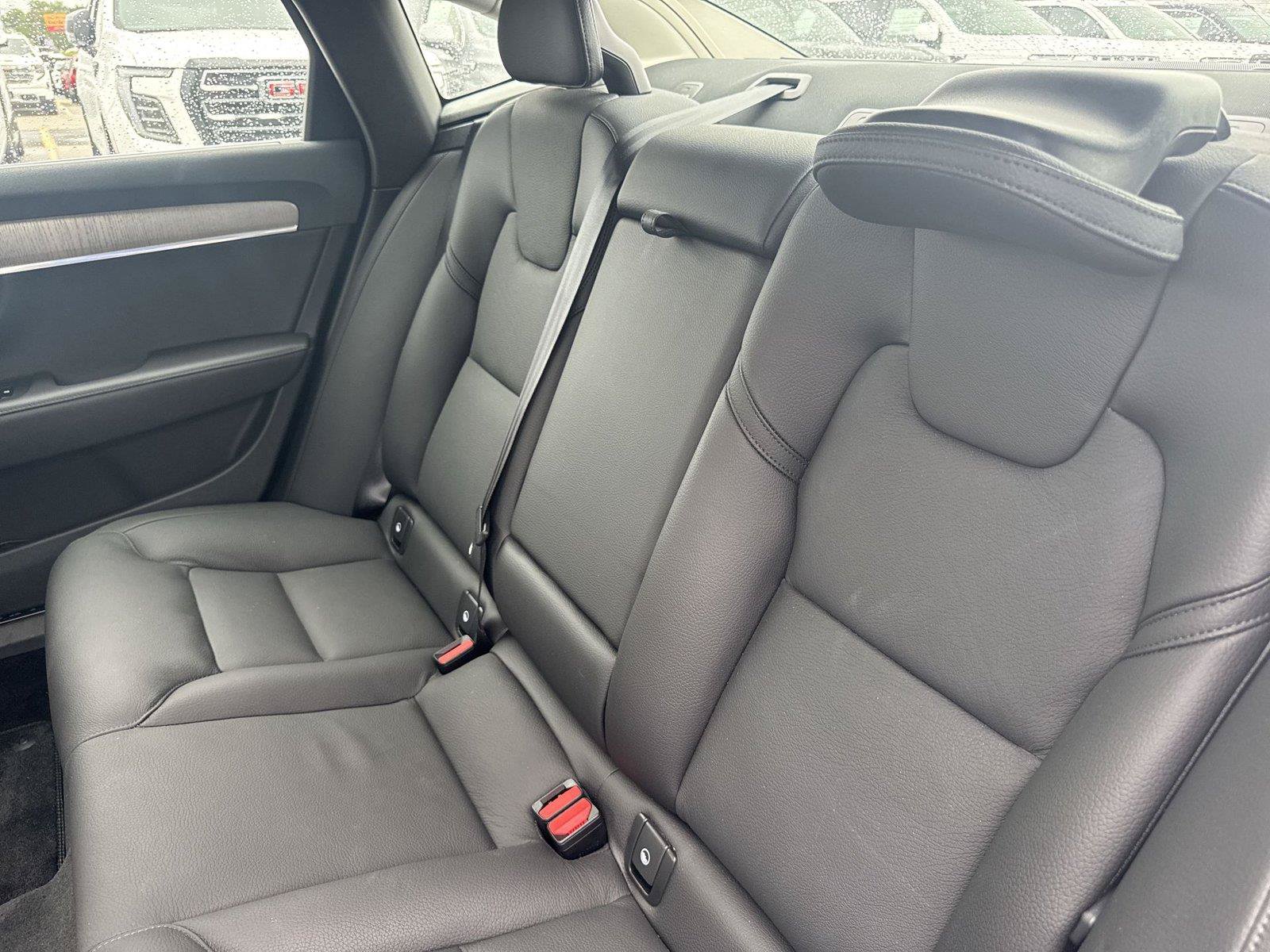 Used 2025 Volvo S90 B6 Plus AWD/4WD image 25