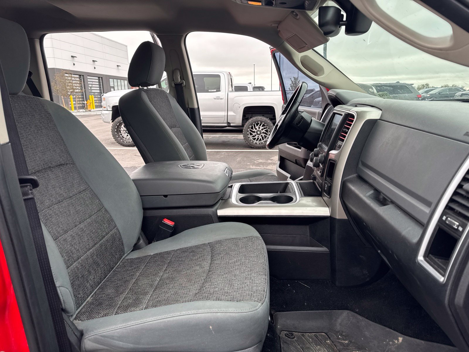 Used 2016 RAM 1500 Classic SLT AWD/4WD image 12