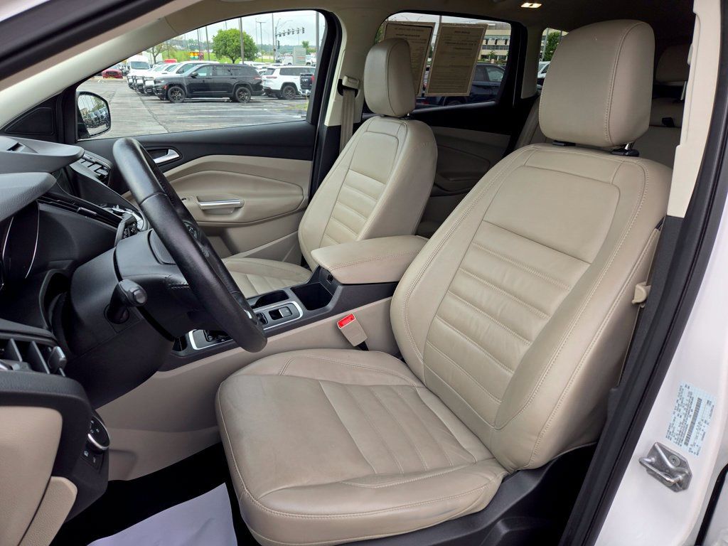 Used 2018 Ford Escape Titanium w/ Ford Safe & Smart Package AWD/4WD image 16