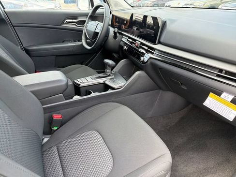 New 2026 Kia Sportage LX w/ LX Convenience Package FWD image 22