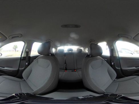 Used 2025 Kia K4 LXS image 41