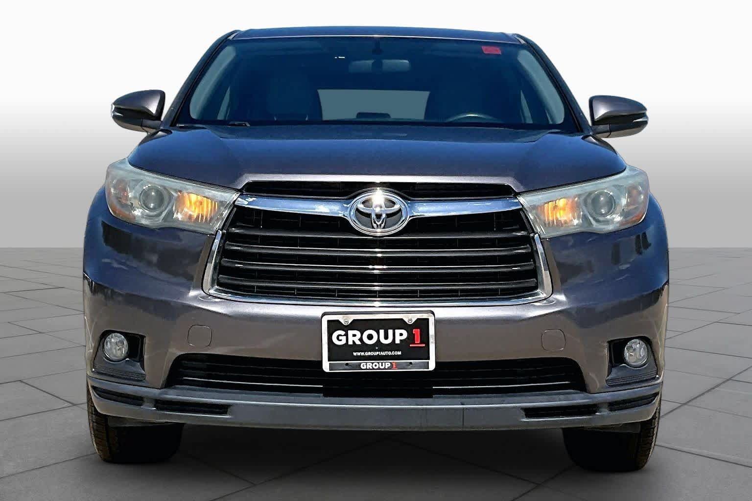 Used 2015 Toyota Highlander Plus FWD image 4