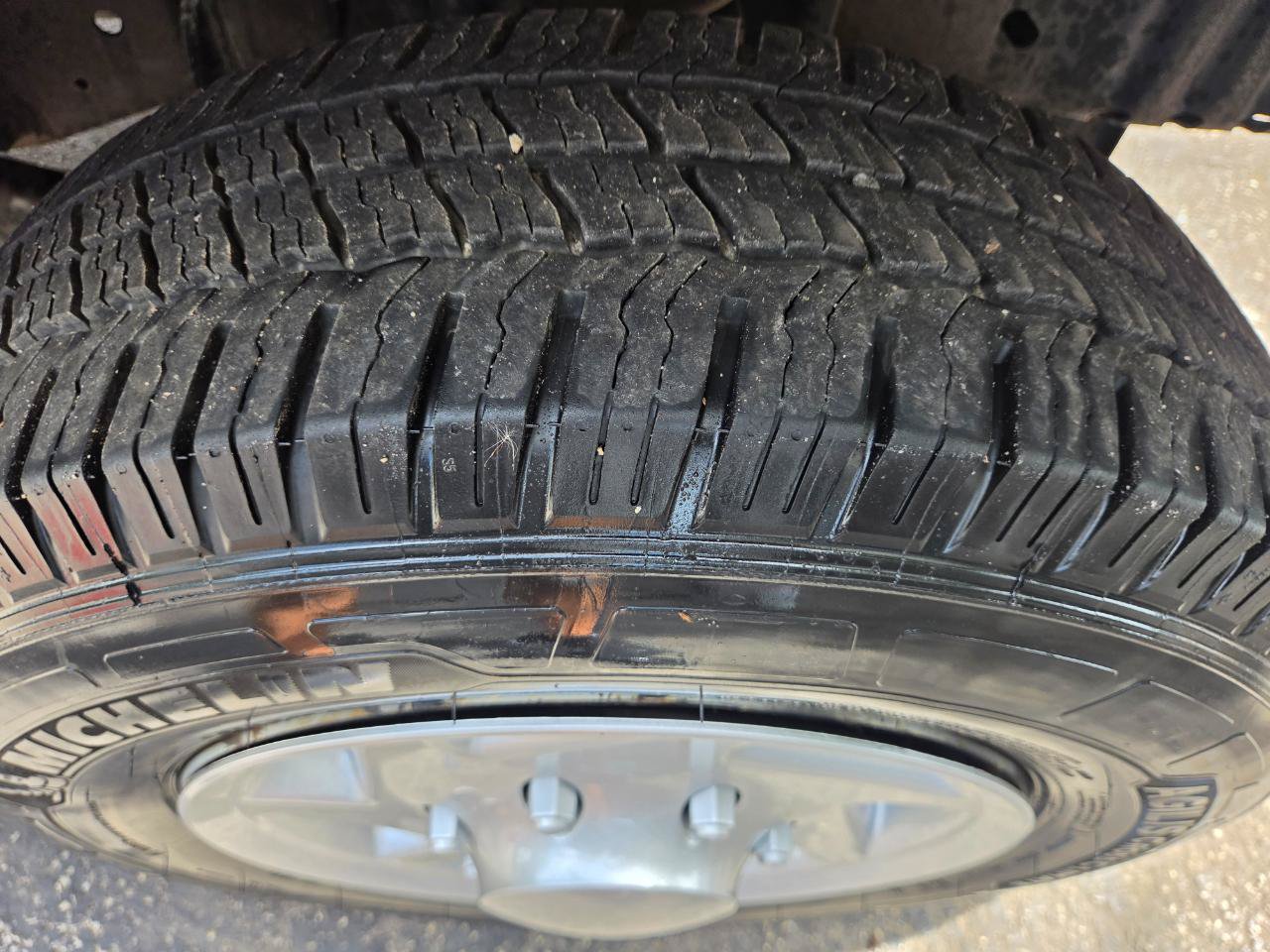 Used 2014 Ford E-150 and Econoline 150 RWD image 26